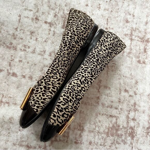 SALVATORE FERRAGAMO Gancini Leopard Print Gold Medallion Ballet Flats Sz. 7 2A - Picture 7 of 8